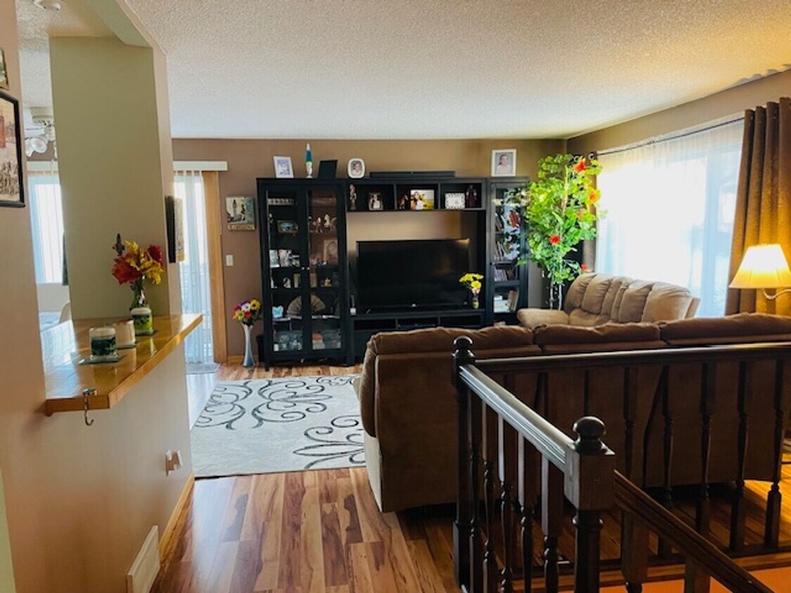 3816 Laurel Ct, Eagan, MN 55122 House Rental in Eagan, MN