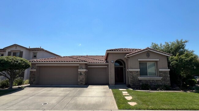 Foto del edificio - BEAUTIFUL 4 BEDROOM, ONE STORY HOUSE IN LINCOLN!