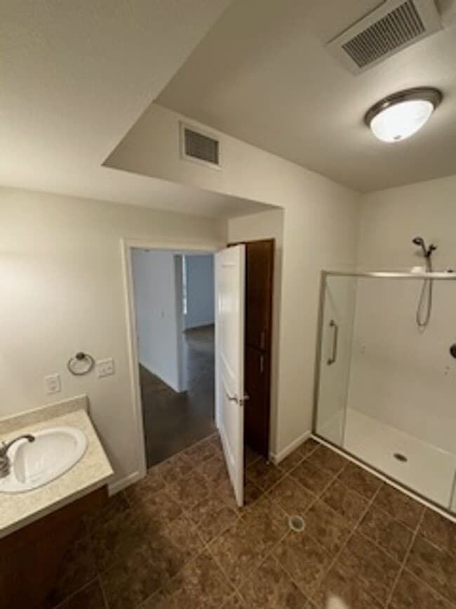 Interior Photo - Renaissance Pointe