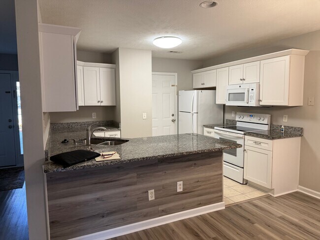 Building Photo - 617A 15th Ave S