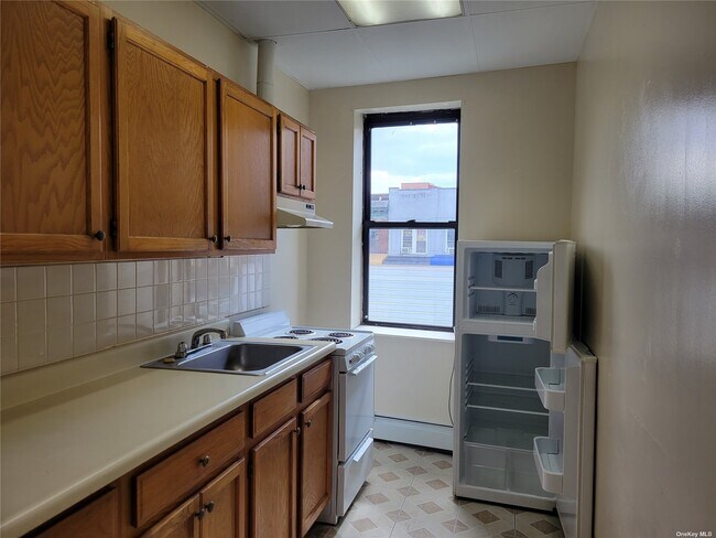 Foto del edificio - 103-15 Northern Blvd