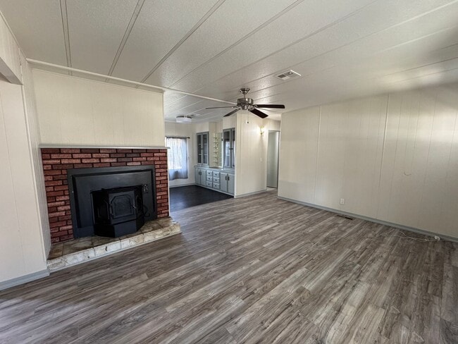 Foto del edificio - Manufactured home in Lemmon Valley- 3-bedroom 2 bath, huge yard! Pet friendly!