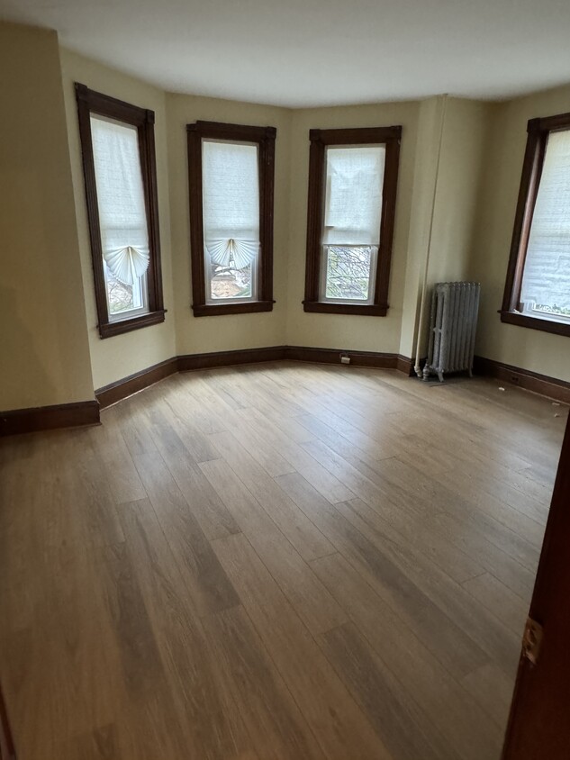 Foto principal - 200 S Union St