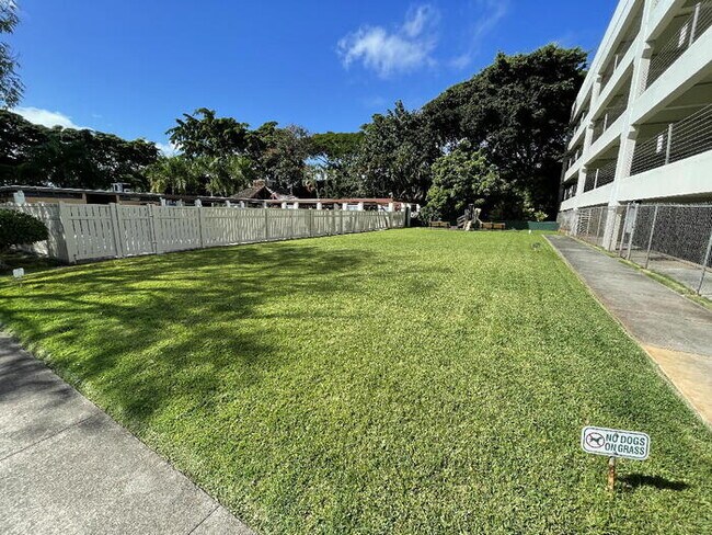 Foto del edificio - 98-410-410 Koauka Loop