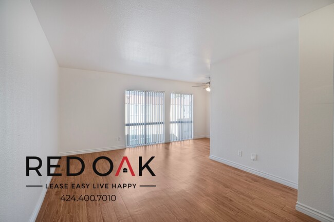 Foto del edificio - Lovely, Spacious One Bedroom Featuring Cen...