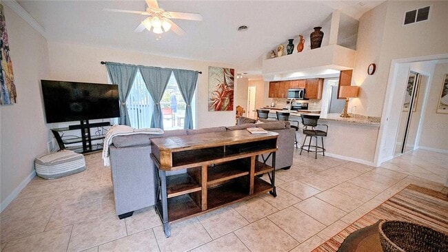 Foto del edificio - 881 Bayshore Dr