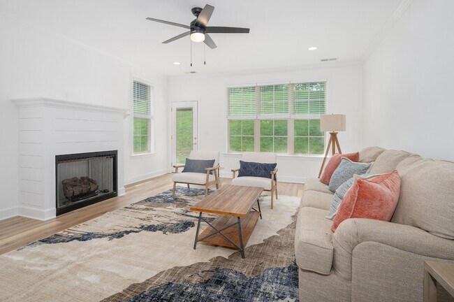 Building Photo - 116 Nickolas Cir