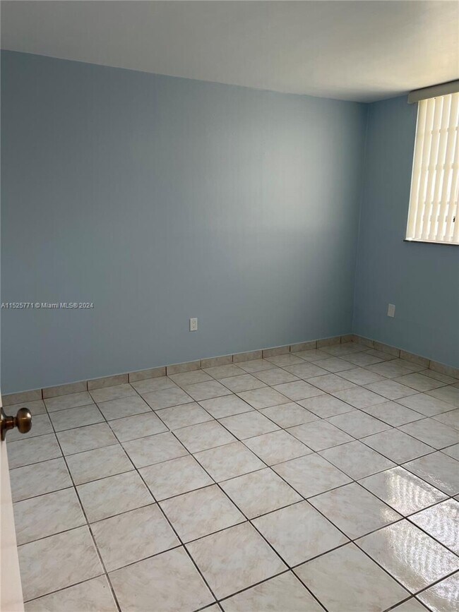 Foto del edificio - 14170 SW 84th St # 101-F