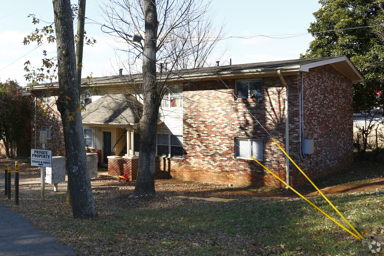 Building Photo - Northwoods Apartments