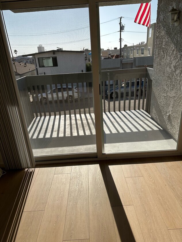 Foto principal - 836 Manhattan Ave