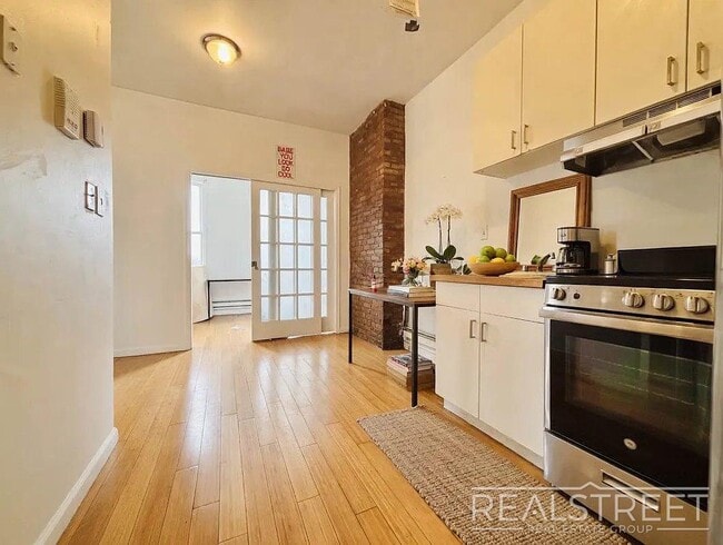 Photo - Wilson Avenue Apartment
