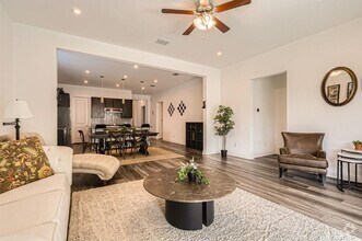 Building Photo - 4608 Modena Bay Bend