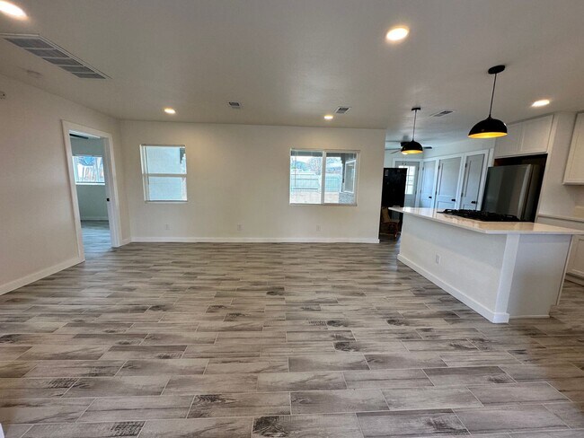 Building Photo - Just Remodeled, Stunning Upgrades! LARGE S...