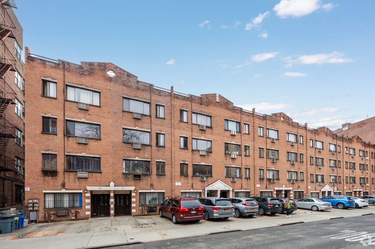 Building Photo - 65 Cooper St