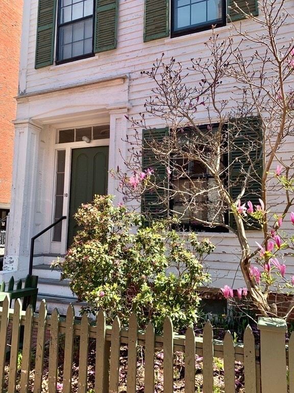 Primary Photo - 10 Appian Way