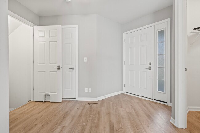 Foto del edificio - 7077 Hidden Green Cir