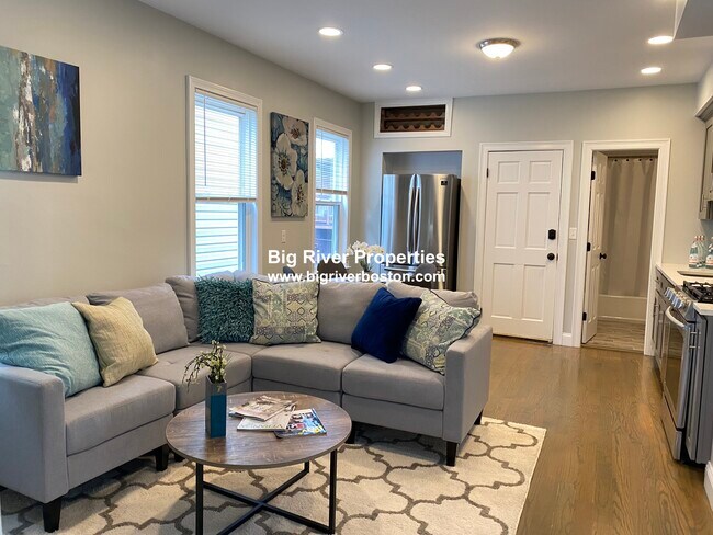 Building Photo - 23 Howes St