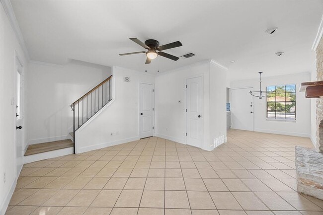 Building Photo - 204 Northwest Dr