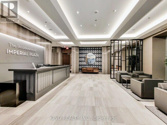 Photo du bâtiment - 111 St Clair Ave W