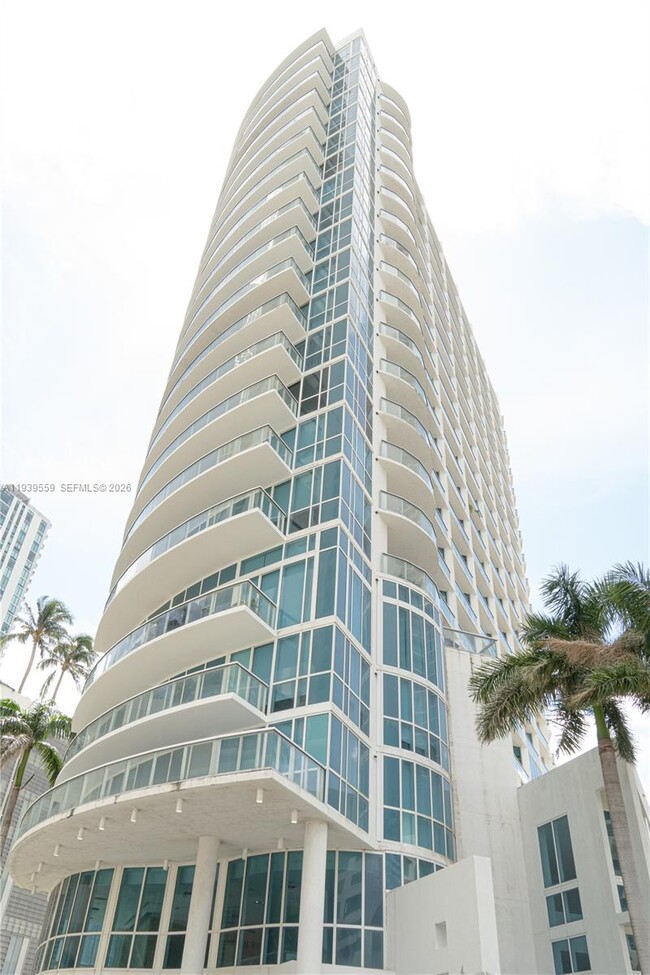 Foto del edificio - 480 NE 30th St