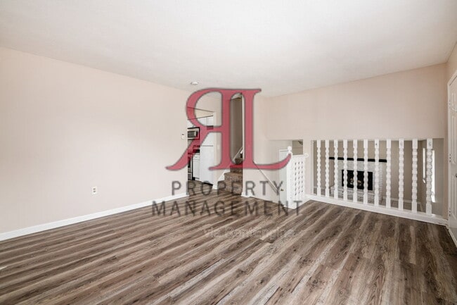 Building Photo - 4922 Dunlap Rd