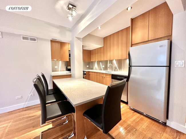 Foto del edificio - 9511 Shore Rd