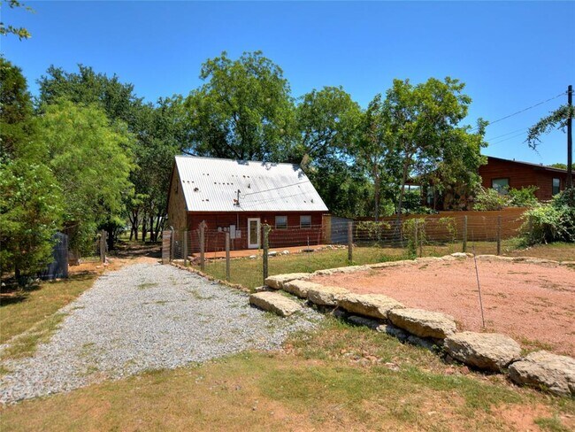 Building Photo - 302 Lago Verde Rd