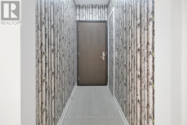 Building Photo - 1 Yorkville Ave