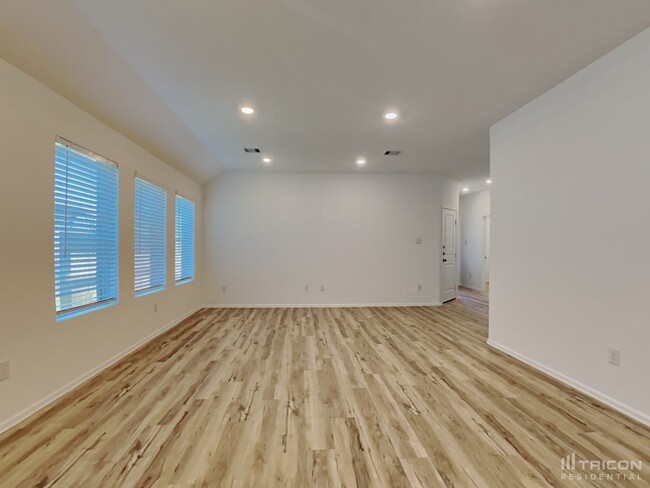 Foto del edificio - 10511 Pineland Dr