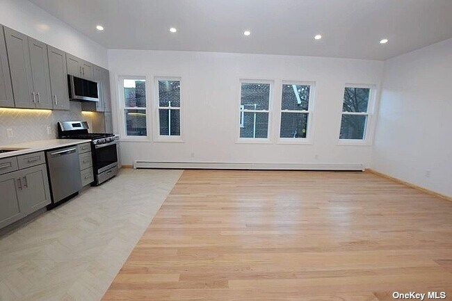 Foto del edificio - 48-23 44th St
