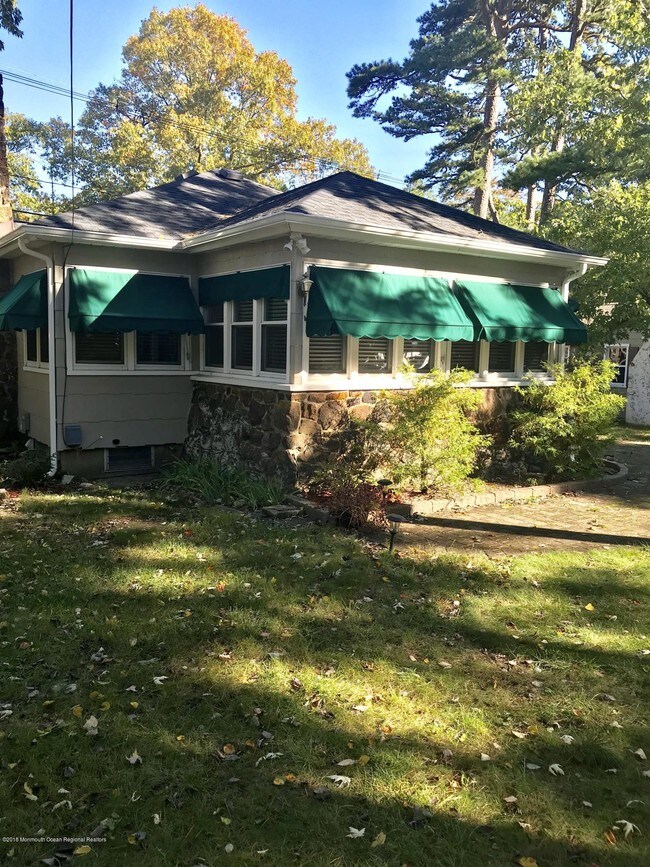 Building Photo - 362 Iroquois Dr