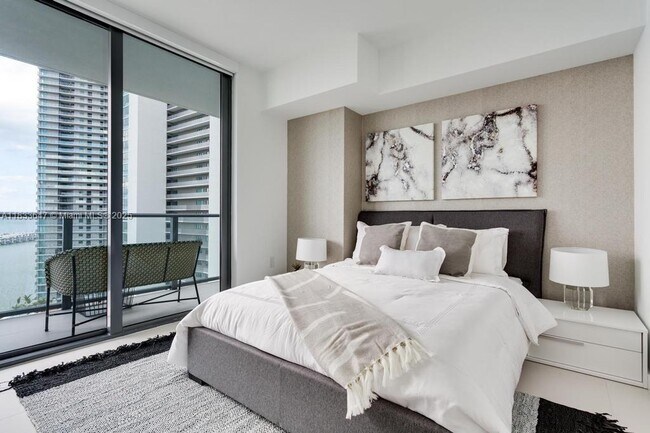 Foto del edificio - 501 NE 31st St