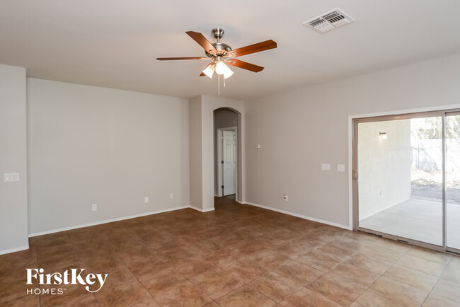 Foto del edificio - 838 E Payton St