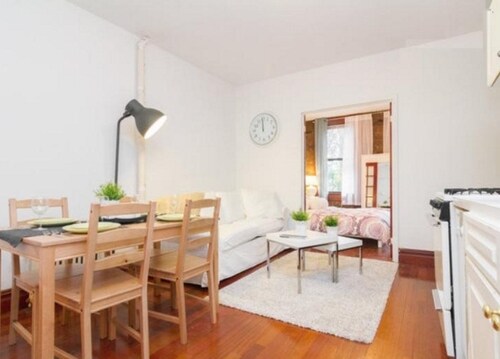 Foto del edificio - 267 W 11th St