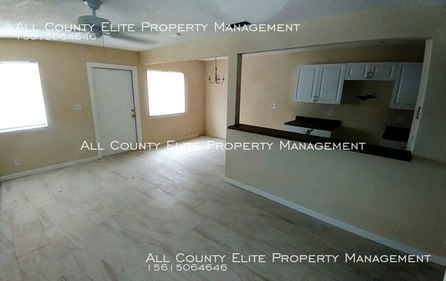 Building Photo - Just remodeled 2/1 condo