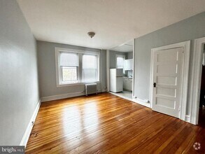 Building Photo - 307 Dolphin St