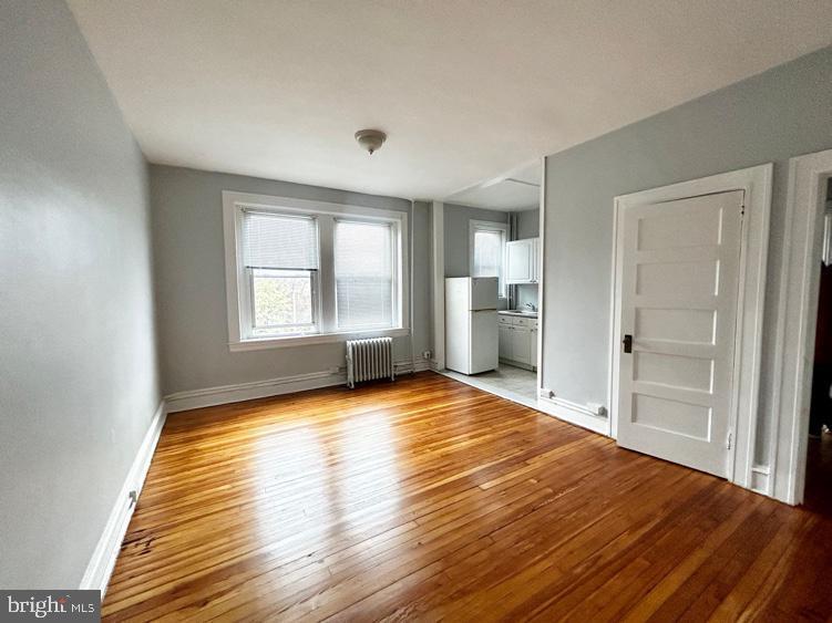 Primary Photo - 307 Dolphin St