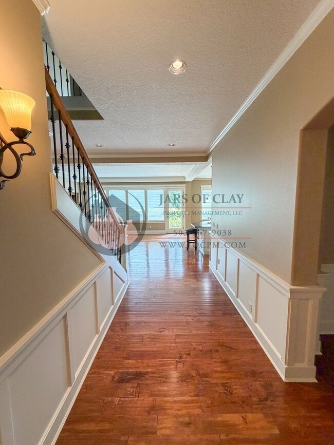 Building Photo - Luxurious Woodburn Residence | Main-Floor Primary Suite & Butler's Pantry