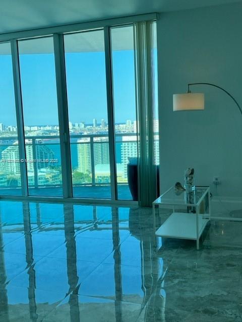 Building Photo - 950 Brickell Bay Dr