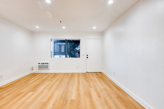Foto del edificio - 3296 Franklin Ave