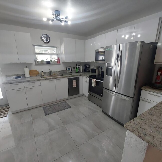 Foto del edificio - 1670 NE 1st Ave