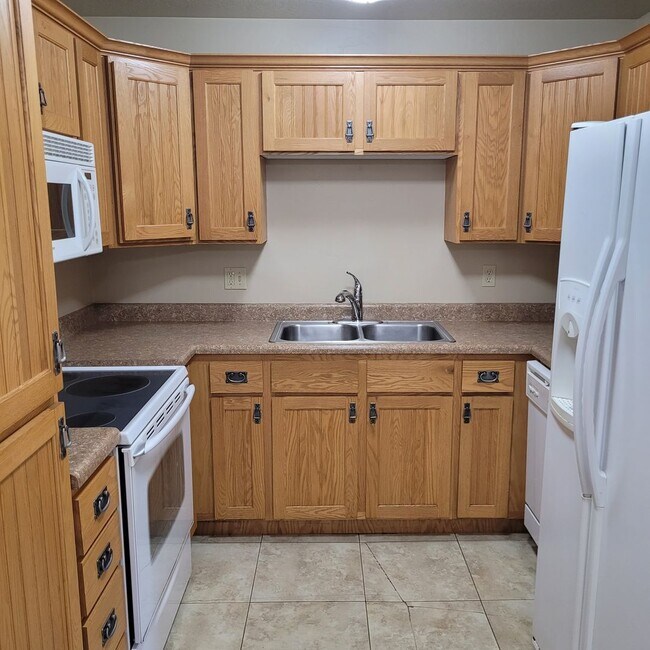 Foto del edificio - Heber Ranch Landing Condo