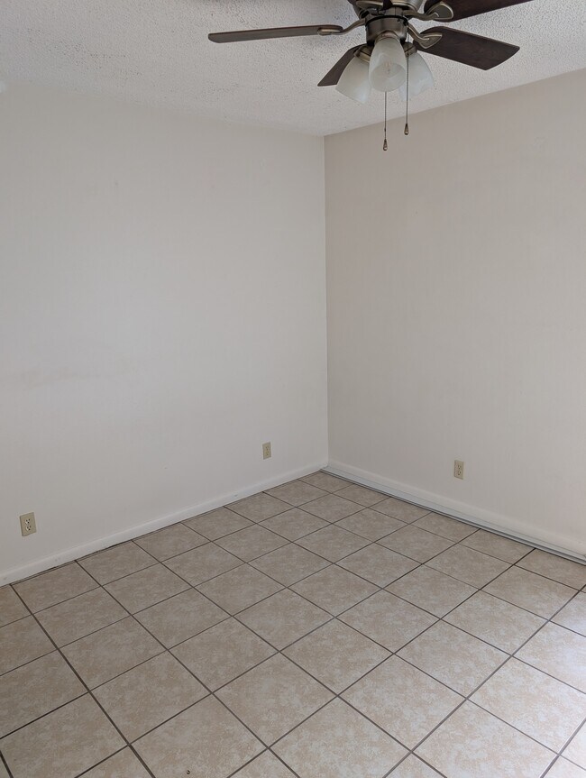 Bedroom - 447 NW Lake City Ave