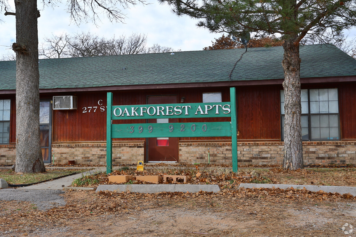 Primary Photo - Oak Forest Apartments