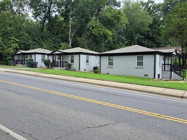 Building Photo - 2001 Erie St