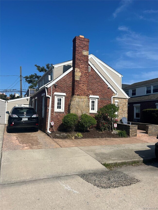 Foto del edificio - 102 Atlantic Ave