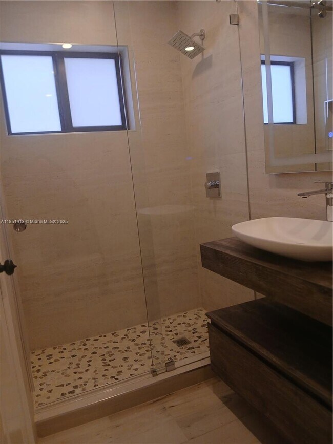 Foto del edificio - 1070 SW 135th Pl