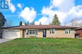 Building Photo - 6 Bonacres Ave