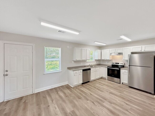 Building Photo - 6460 Greenbrook Cove N