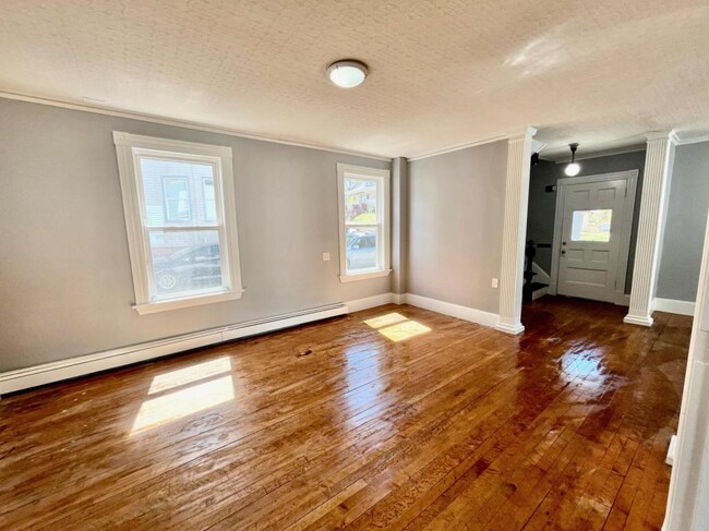 Building Photo - 70 4th St